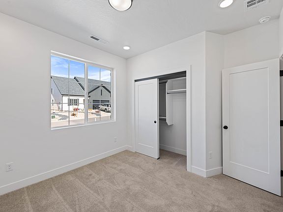 5th image of 355 W Rosie Loop