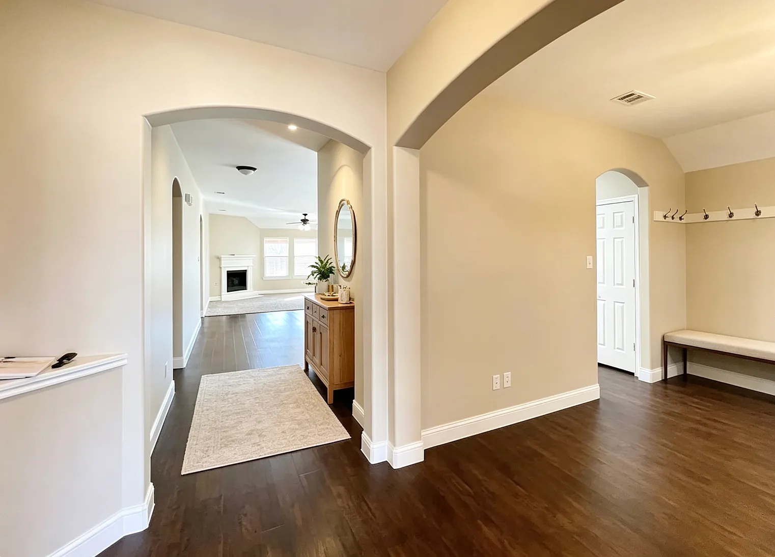 3 bed, 1801 sqft, $2,299 — Photo 2