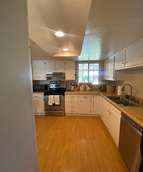 6124 N 18th Dr — Photo 8