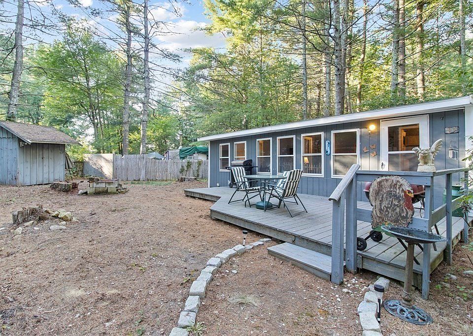 33 Wareham St Carver, MA Zillow Apartments for Rent in Carver