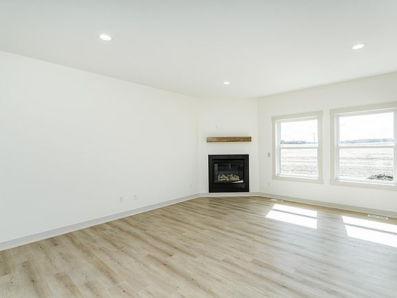 5th image of 3435 Stonehedge Dr NE