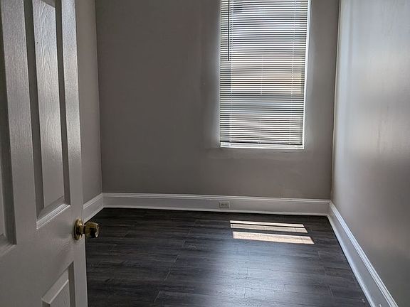 3rd image of 2227 Linden Ave APT D