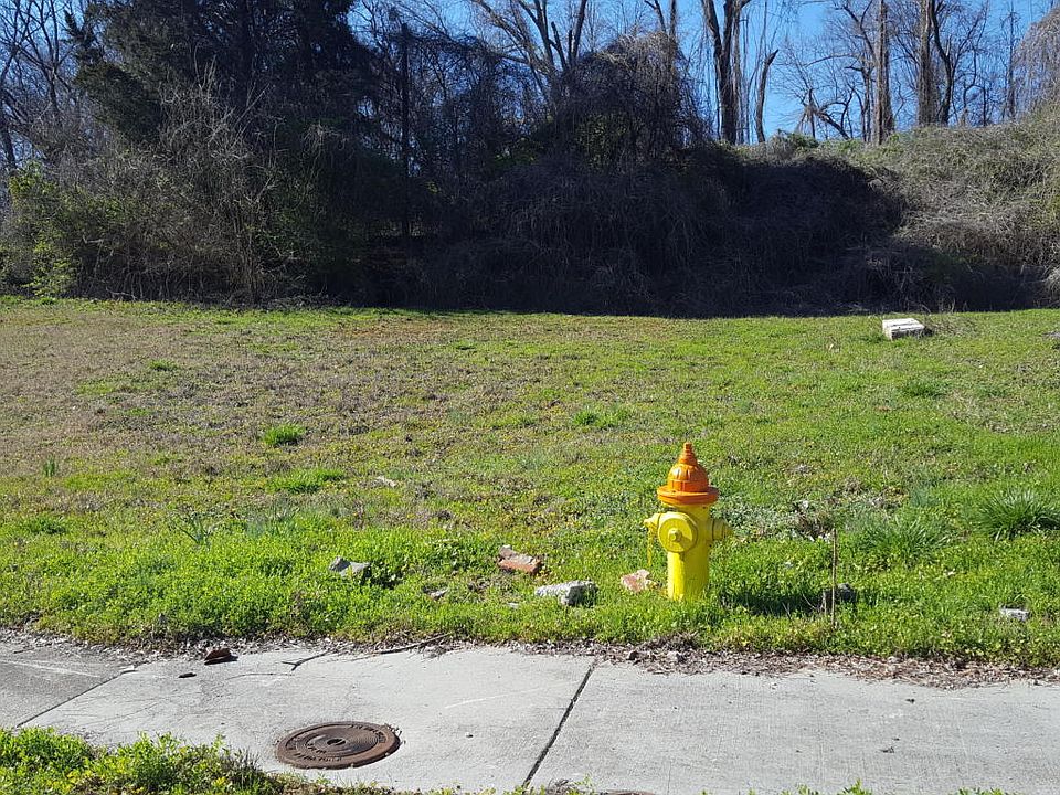 2nd image of 2345 Dodson Ave
