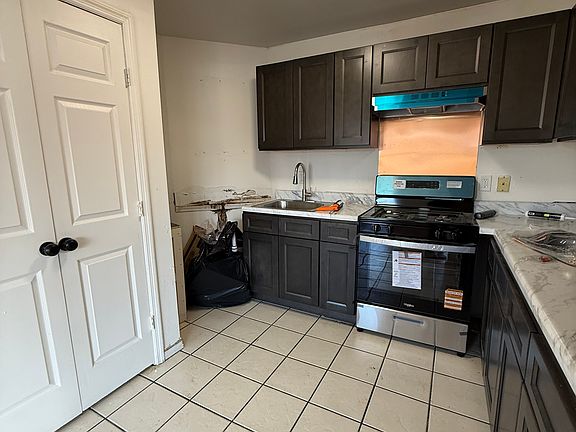 3rd image of 43 Lucille Pl #3R