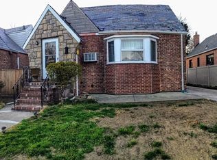 18007 69th Ave, Fresh Meadows, NY 11365