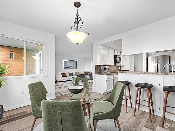 4th image of 9710 5th Avenue NE #403