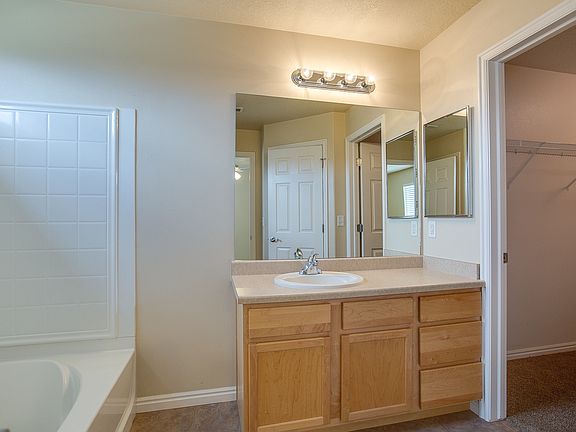5th image of 1564 W Alsace Way