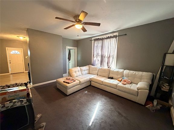 5th image of 519 Margaret St