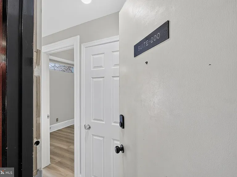 705 8th St SE #200 — Photo 2