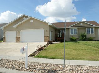 202 Middle Valley Dr, Rapid City, SD 57701