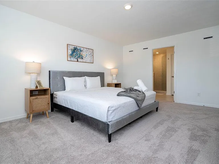 686 Longboat Dr — Photo 35
