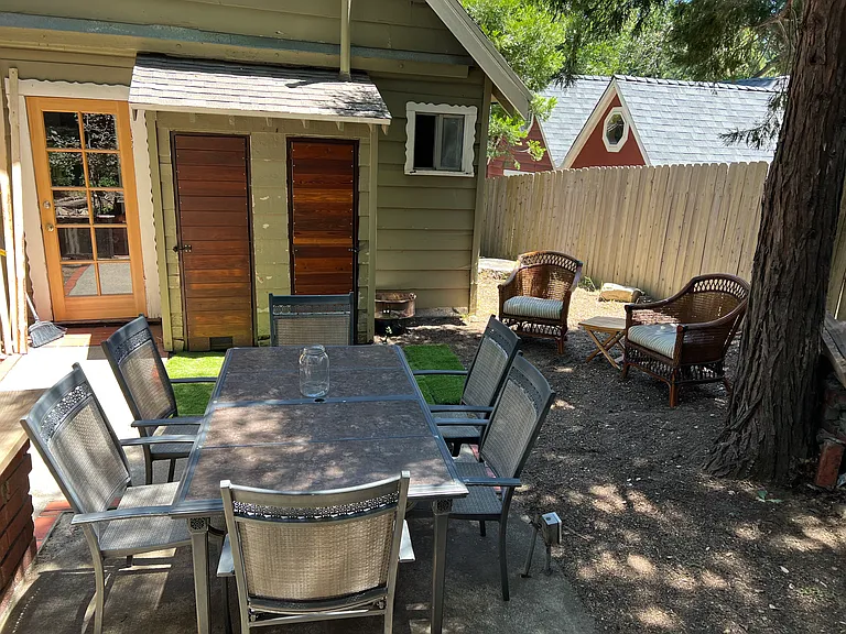 689 Knoll Dr — Photo 7