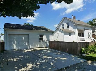 41 Union St E, Riverside, RI 02915