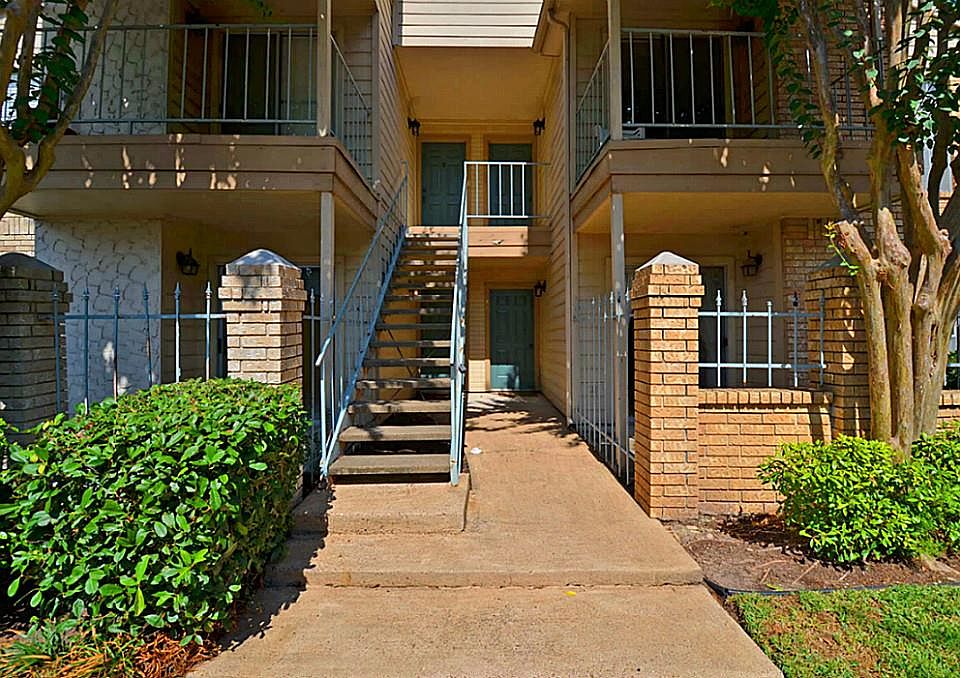 1st image of 12550 Whittington Dr #6/603