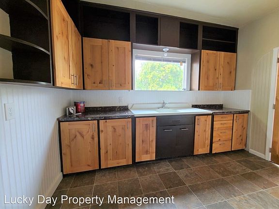 3rd image of 1223 Blaine St #1