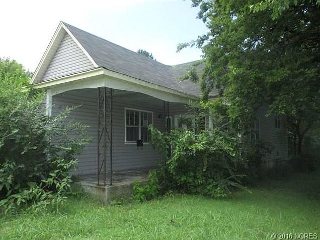 1st image of 402 W Harrison Ave