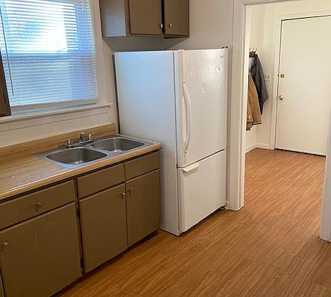 2nd image of 2116 2nd St