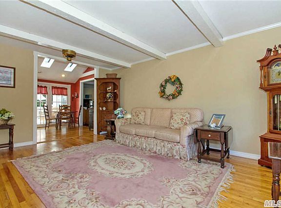 2nd image of 41 Munson Ln