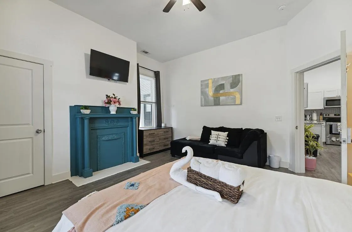 3 bed, 1250 sqft, $2,850 — Photo 3