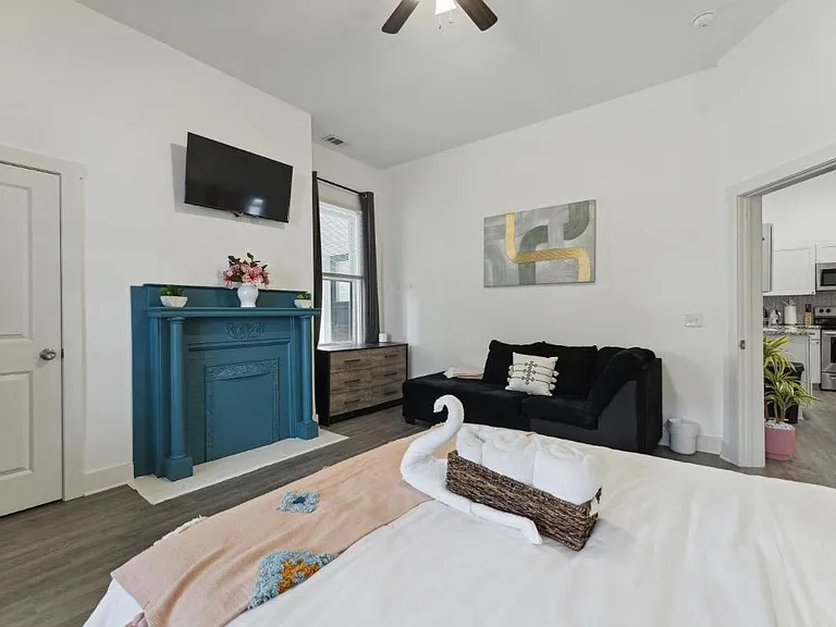 307 W 36th St #C — Photo 3