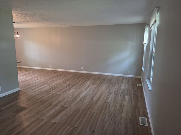 4th image of 8511 Coran Dr