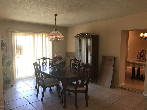 4th image of 555 Sawyer Ave