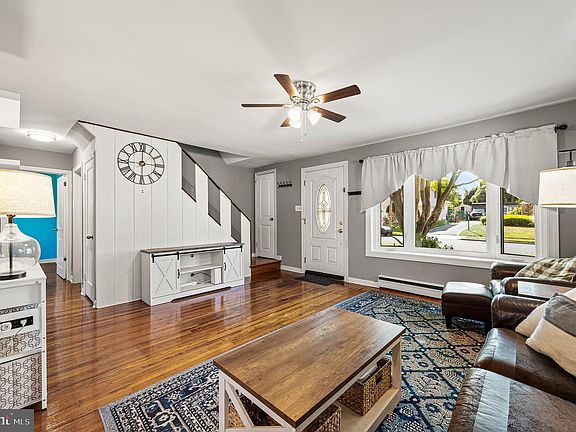 5th image of 907 Brook Ave