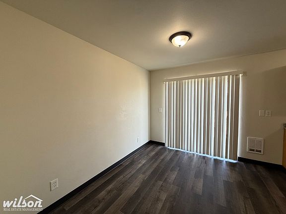 4th image of 604 S 2nd St APT 1