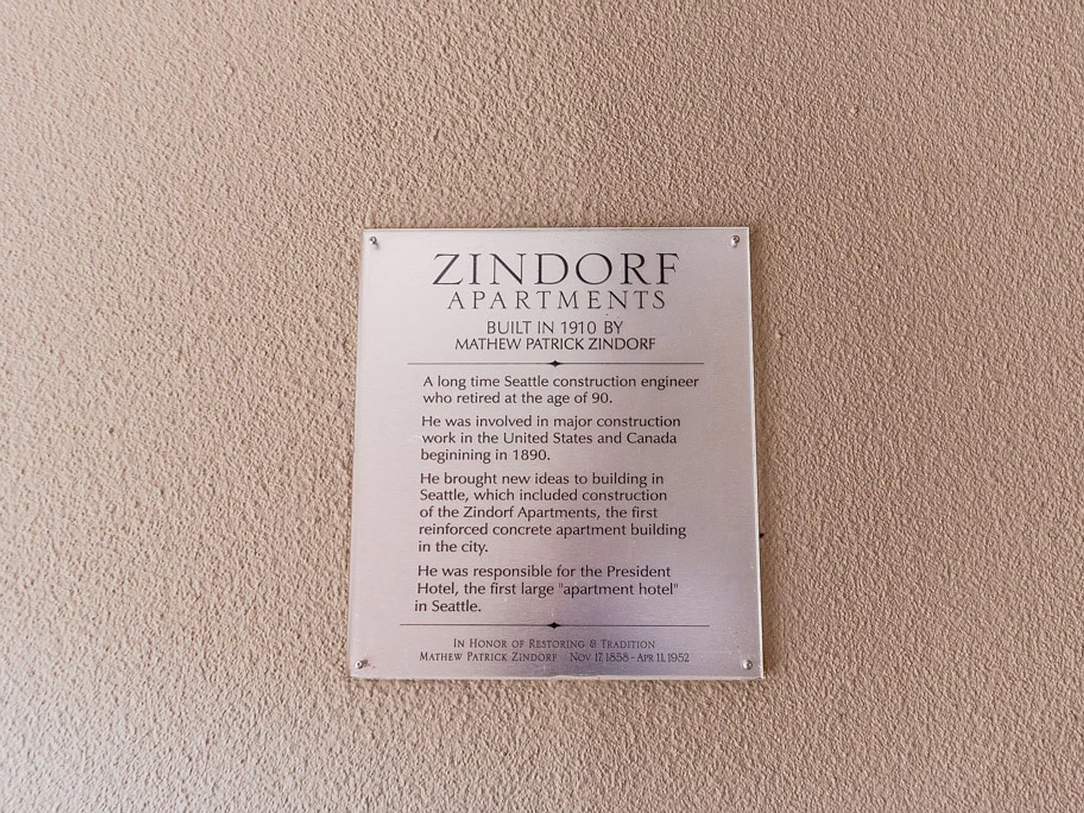 Zindorf Apartments — Photo 4