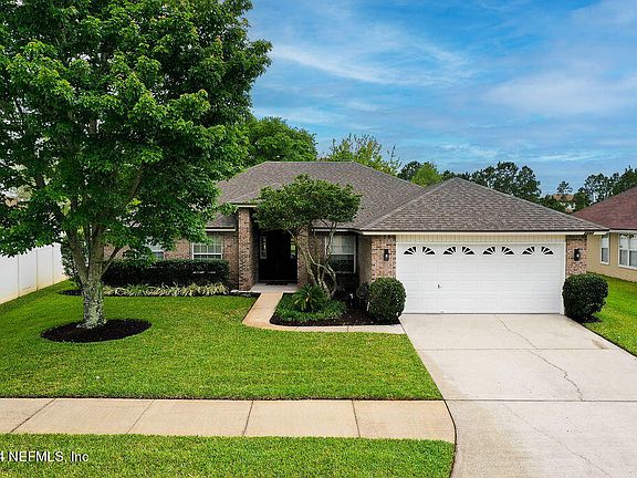 3rd image of 2490 BENTSHIRE Drive