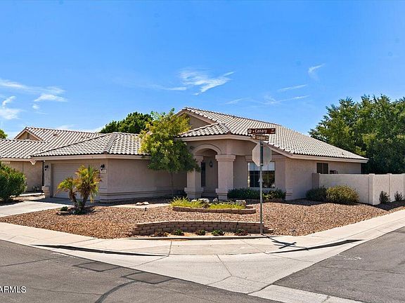 3rd image of 1441 W CANARY Way