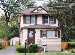 529 River Rd, Teaneck, NJ 07666
