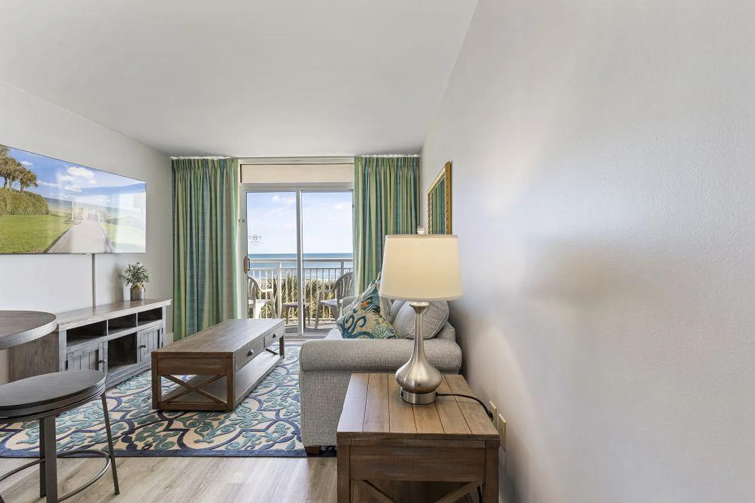 2 bed, 2.0 bath, 796 sqft, $4,632 — Photo 4