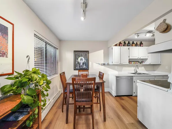 2935 Spruce St #101, Vancouver, BC V6H 3N6