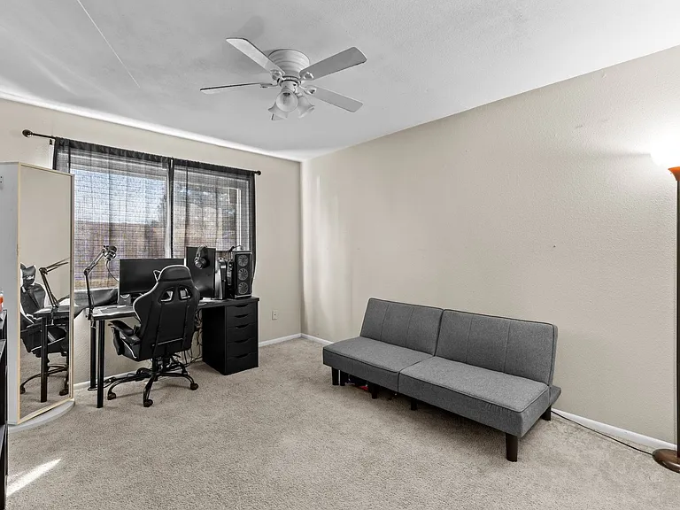 1221 Clydesdale Ln — Photo 14