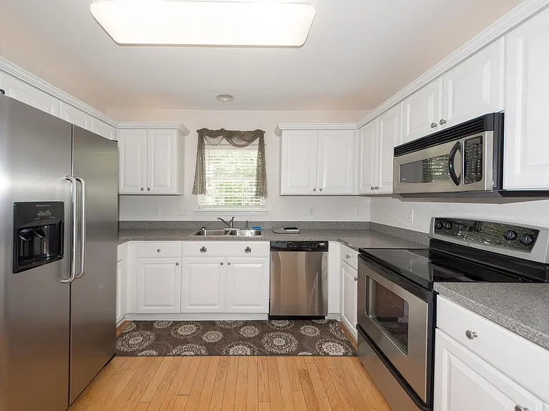 1005 Summerhaven Pl #F — Photo 11