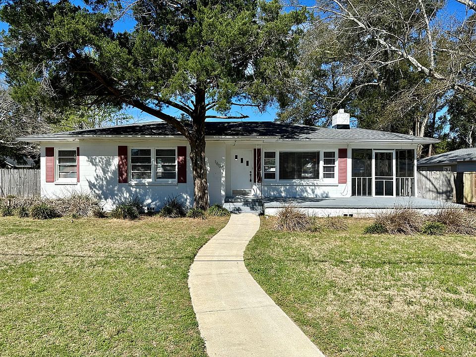 1st image of 1600 E Leonard St