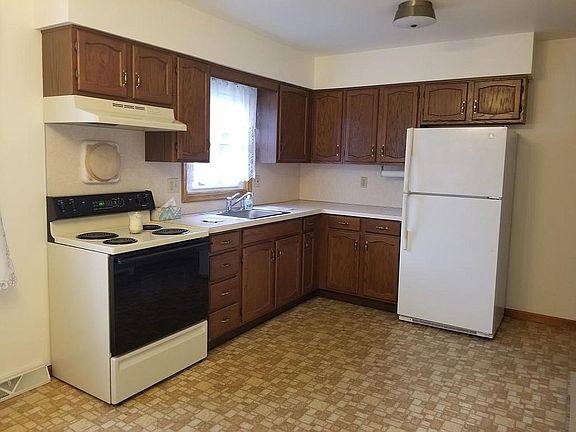 2nd image of 4758 Killian Ave