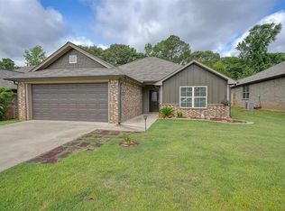 19472 King Ranch Dr, Flint, TX 75762