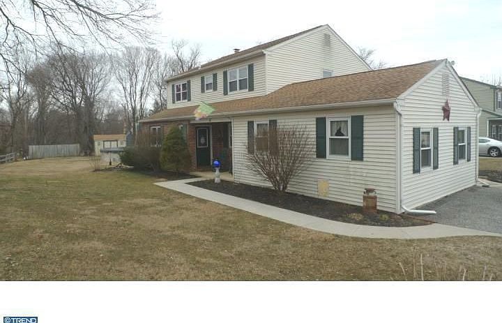 1st image of 11 Lamberts Ln