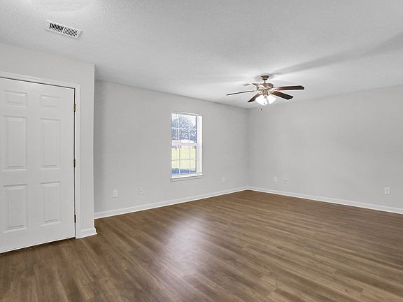 3rd image of 818 Barrington Woods Cv #866