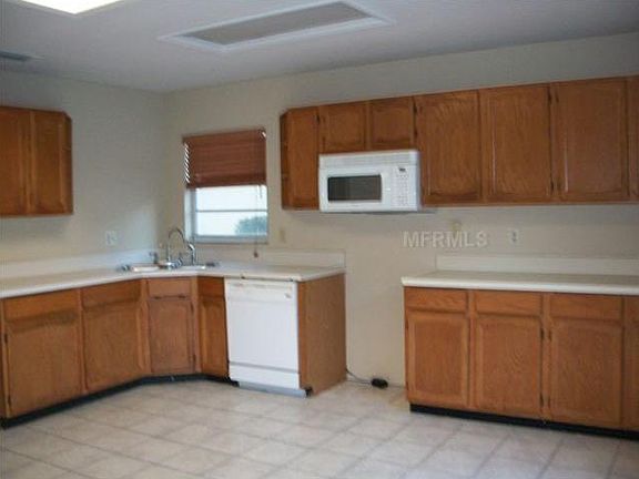 4th image of 10116 Tarragon Dr