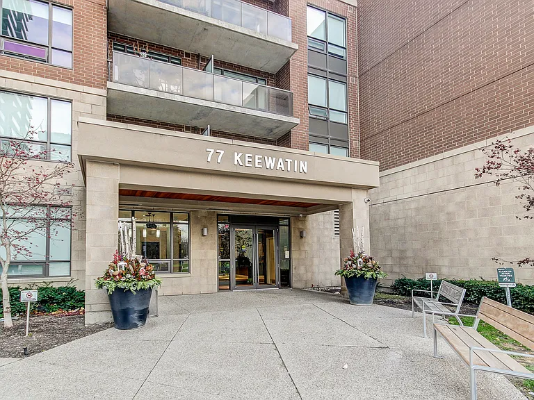 77 Keewatin Ave — Photo 16