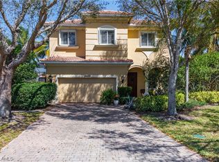 9622 Springlake Cir, Estero, FL 33928