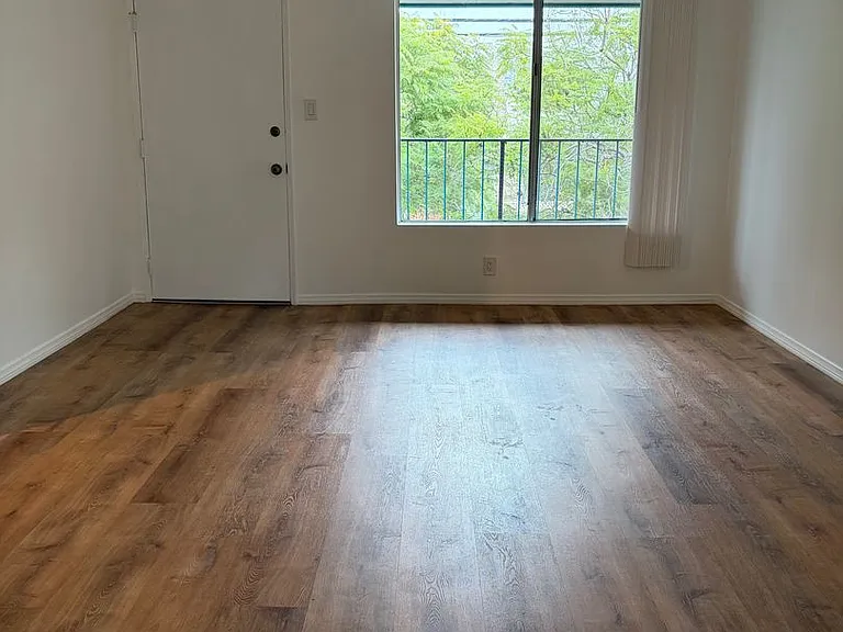 534 Santa Clara Ave — Photo 3