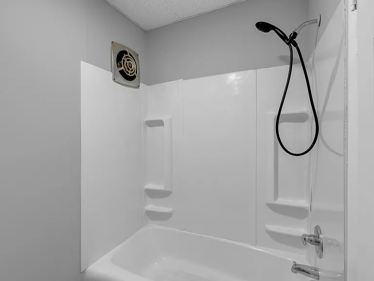 149 W Ridge St #1A — Photo 6