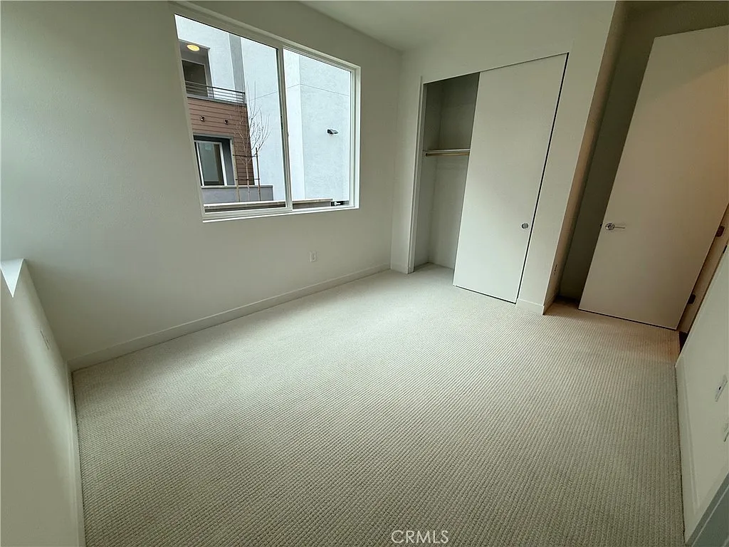 4 bed, 3.5 bath, 1853 sqft, $4,600 — Photo 4