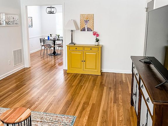 4th image of 23 Berkley Pl #4
