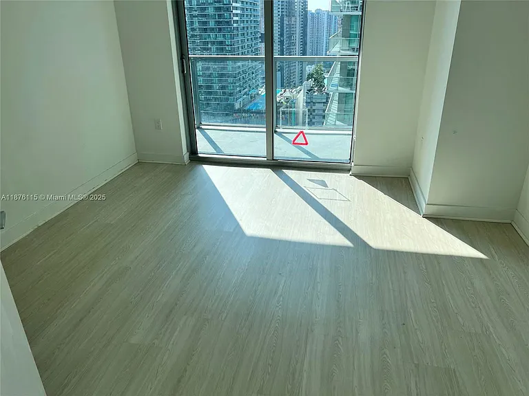 1111 SW 1st Ave #2816 — Photo 5