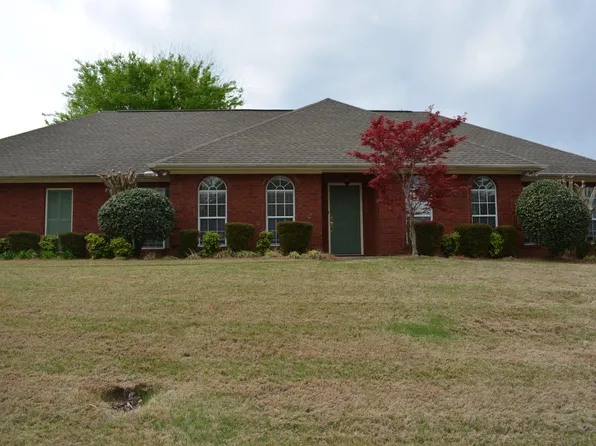 1700 Valley View Dr, Tupelo, MS 38801